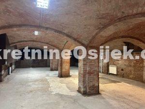 STROGI CENTAR...poslovni prostor od 122m2 za najam !