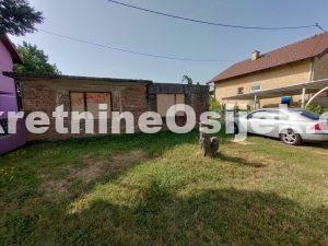 JOSIPOVAC...nedovršena kuća 9m x 9m na placu od 540m2...MIRNA LOKACIJA !