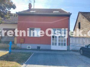 PETRIJEVCI....ADAPTIRANA VISOKOPRIZEMNICA od 150m2 cca, plac-1675m2.